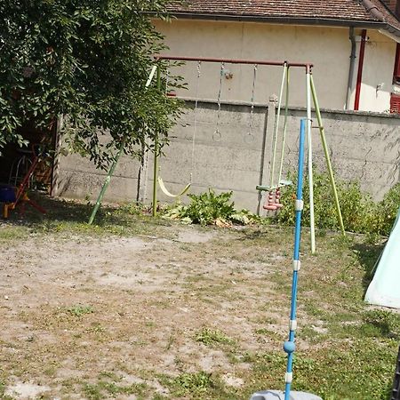 Logement Cosy Avec Stationnement Gratuit Troyes Ngoại thất bức ảnh