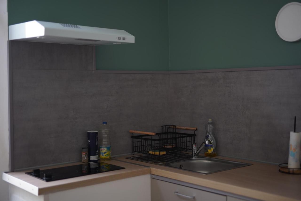 Logement Cosy Avec Stationnement Gratuit Troyes Ngoại thất bức ảnh