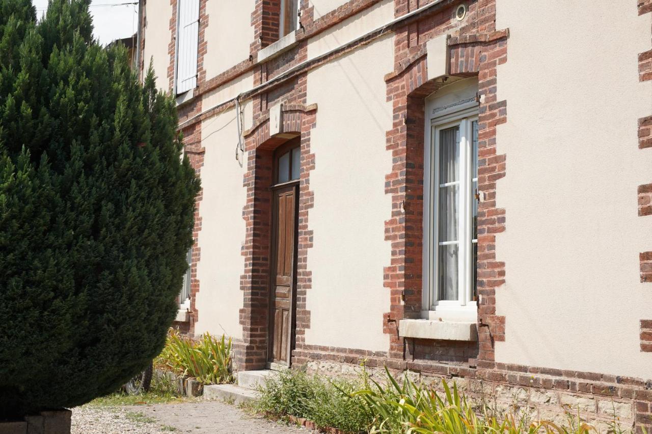 Logement Cosy Avec Stationnement Gratuit Troyes Ngoại thất bức ảnh